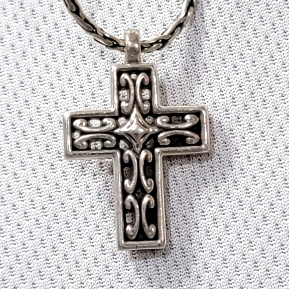 BRIGHTON RETIRED SEVILLE CROSS PENDENT NECKLACE NWOT - Picture 2 of 5